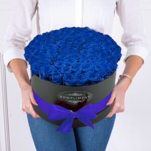 modré růže v černé kulaté krabici XL